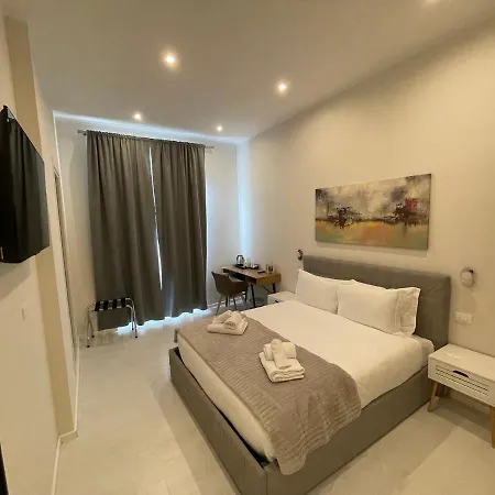 Quintus Luxury בית הארחה