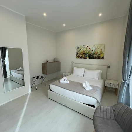 Quintus Luxury בית הארחה 4*